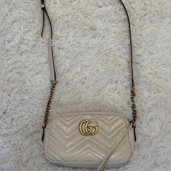 Gucci GG Marmont Camera small quilted leather shoulder bag - Picture 5 of 9